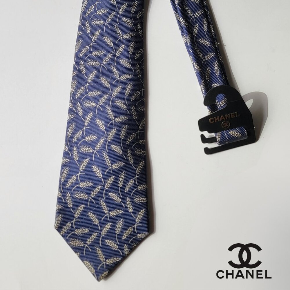 CHANEL Men's Vintage Tie 100% Silk Made in Italy blue with white wheat pattern
